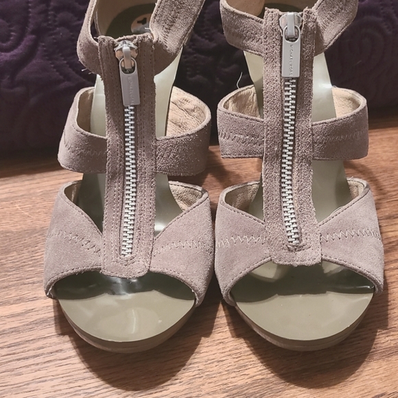Michael Kors Sandal Heels - Picture 1 of 6